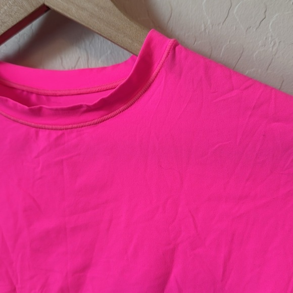 SKIMS Fits Everybody Super Cropped Tee Shirt Neon Pink L - Picture 2 of 5